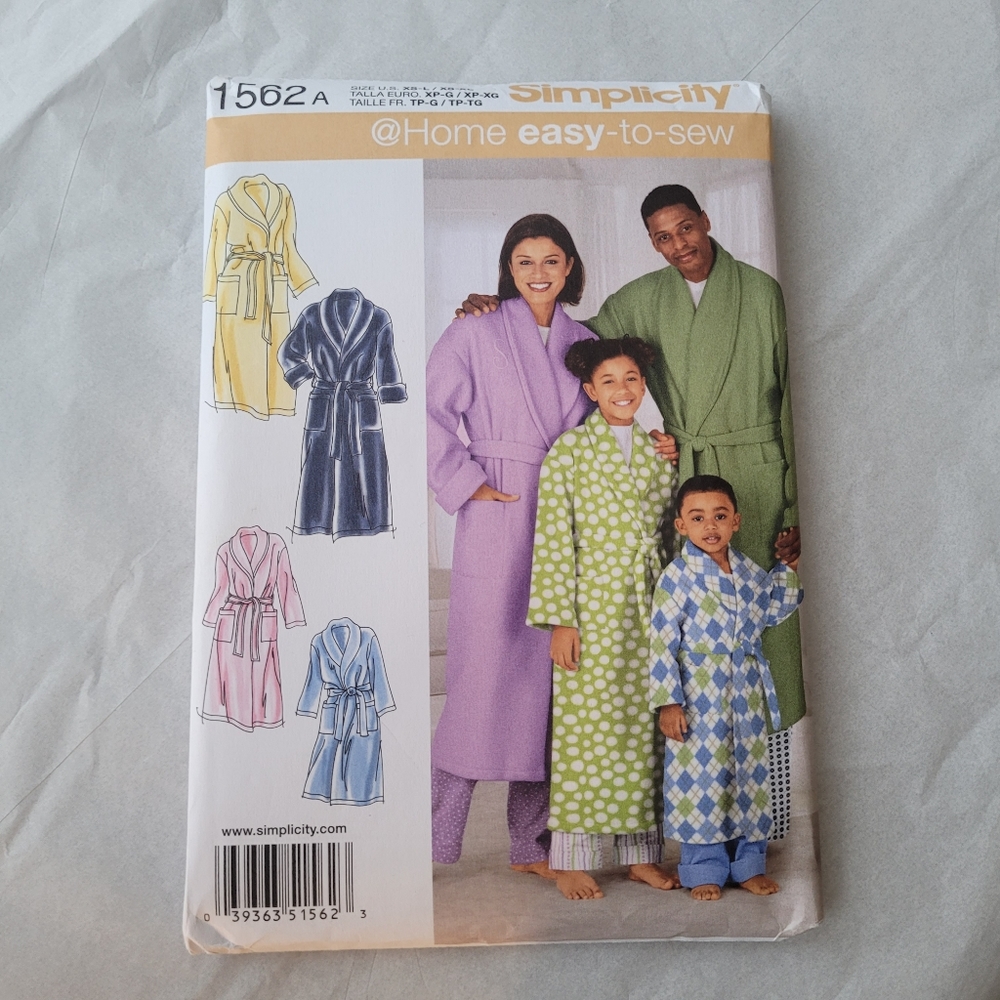 2/$10 OR 3/$15 Simplicity 1562 Family Robe Pattern - Picture 2 of 5